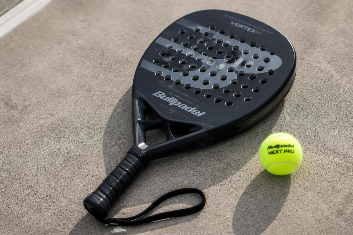 Padel racket and ball used at Go Padel Trichardt, included with every court booking